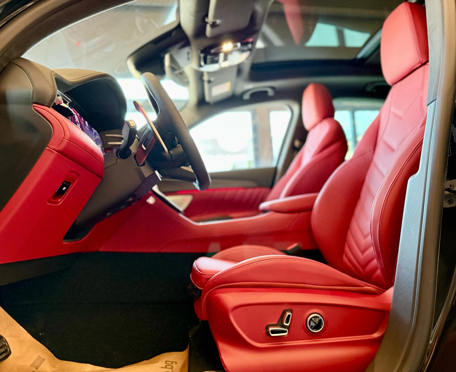 Maserati Grecale Trofeo* V6* 21" * ЧИСТО НОВ* ЛИЗИНГ - изображение 8