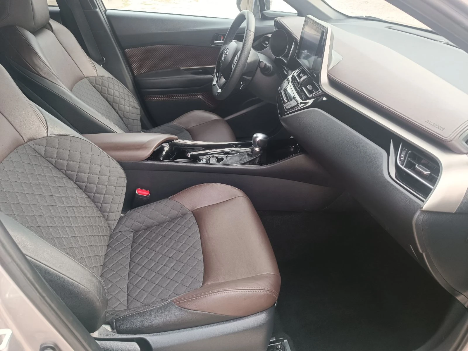 Toyota C-HR 1.8 Hybrid - изображение 10
