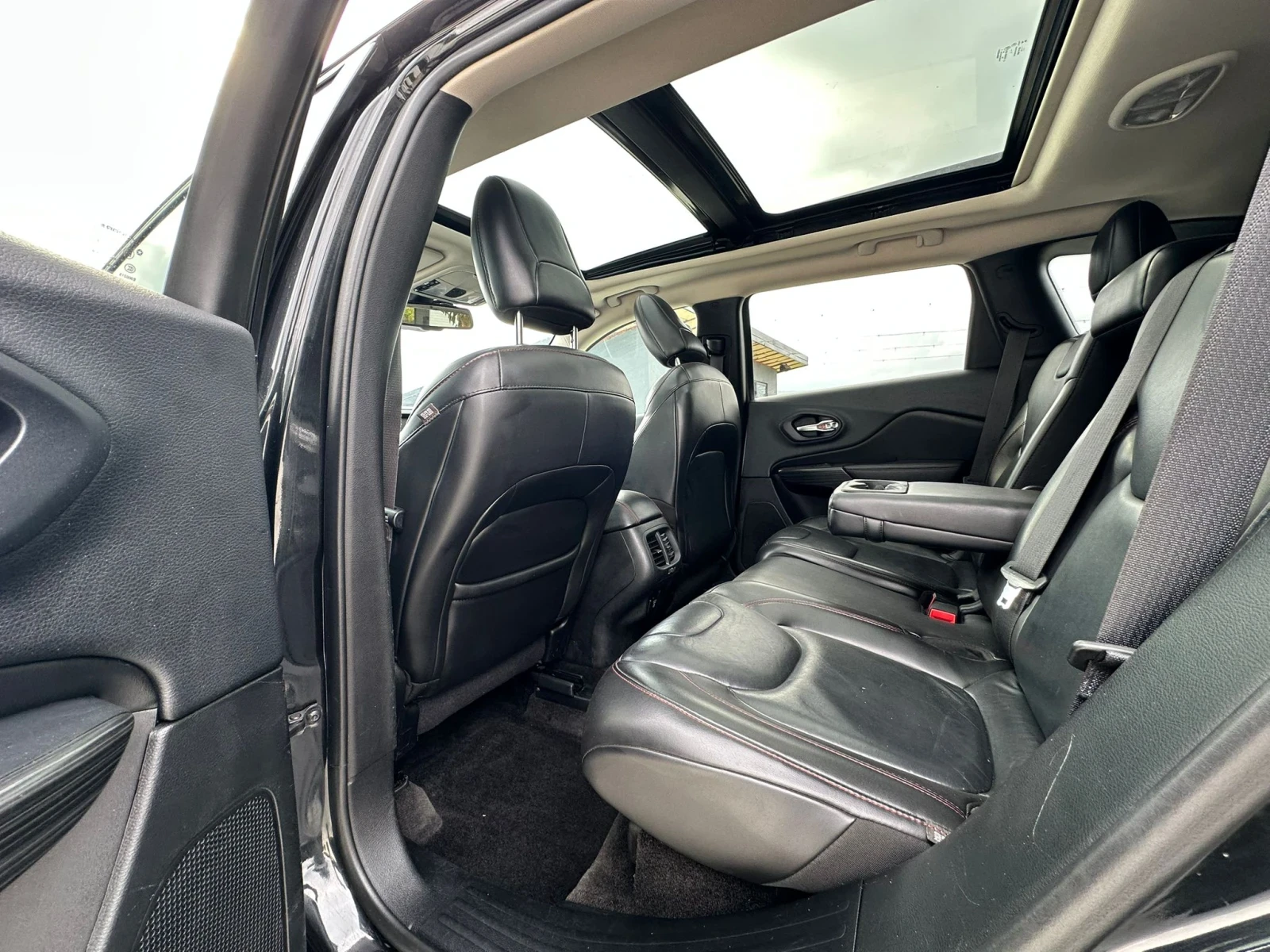 Jeep Cherokee V6 3.2 TRAILHAWK 4x4 / PANORAMA / FULL - изображение 6