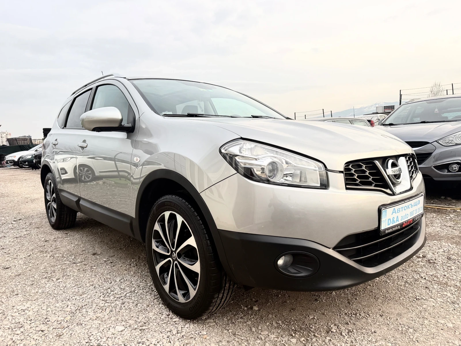 Nissan Qashqai 2.0i Facelift Швейцария 7 места, снимка 4 - Автомобили и джипове - 53759355