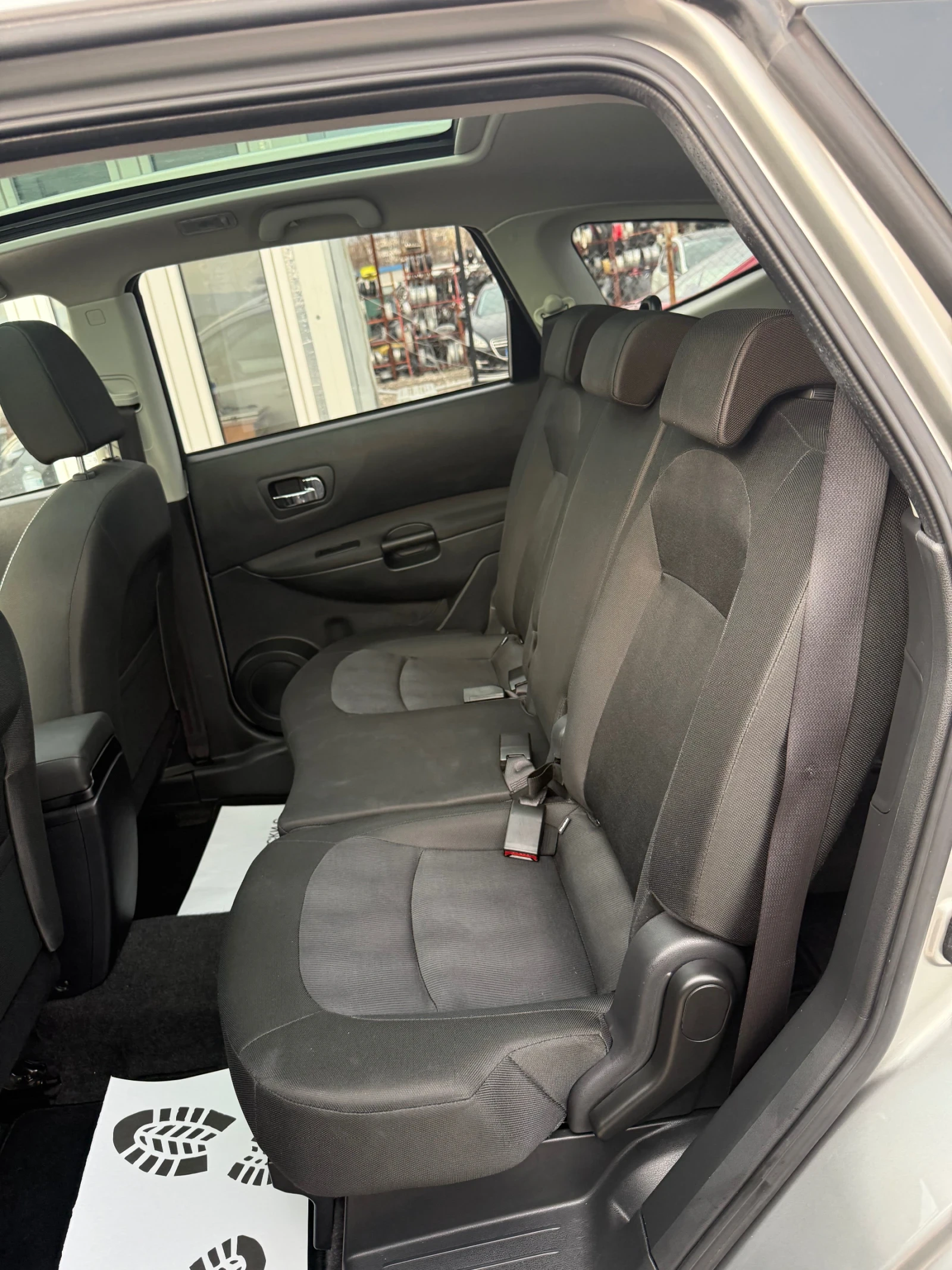 Nissan Qashqai 2.0i Facelift Швейцария 7 места, снимка 10 - Автомобили и джипове - 53759355