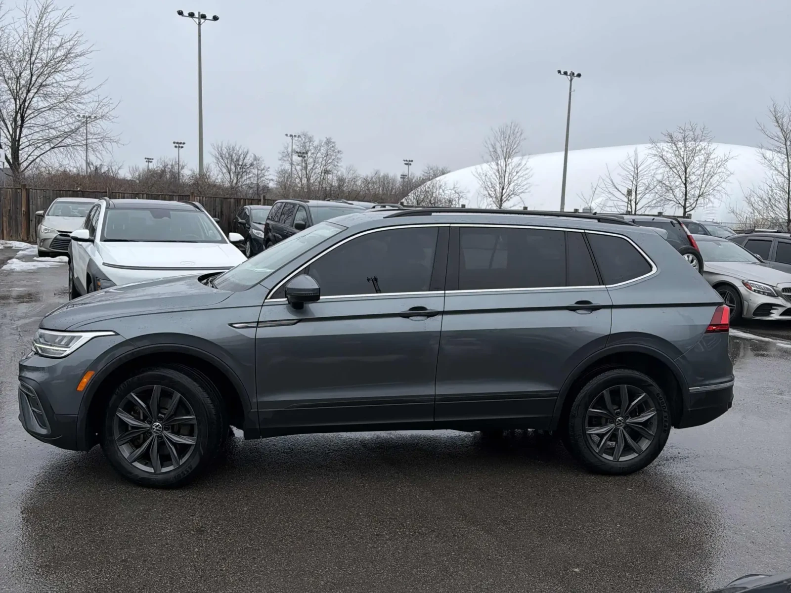VW Tiguan Comfortline * * CARFAX * * АВТО КРЕДИТ * * , снимка 3 - Автомобили и джипове - 53940273