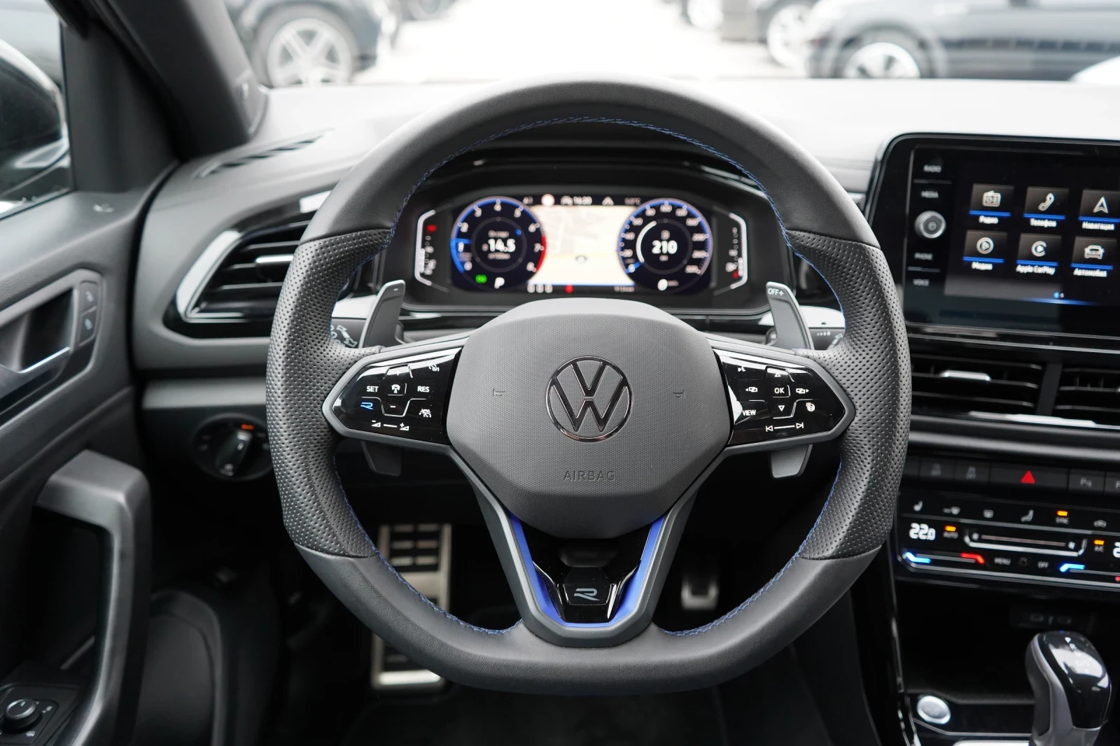 VW T-Roc 2.0TSI* R* AKRAPOVIC* BEATS* DCC, снимка 9 - Автомобили и джипове - 54029951