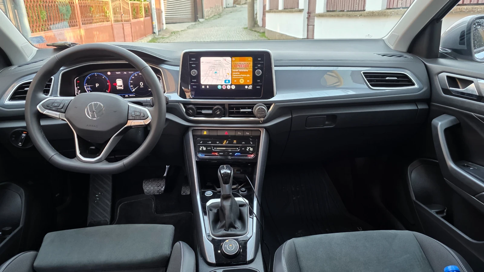 VW T-Roc, снимка 11 - Автомобили и джипове - 54076675