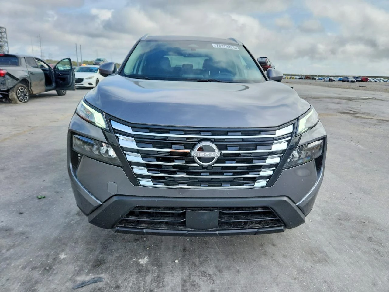 Nissan Rogue SV* FWD* DISTRONIC* 360 CAM* ПОДГРЕВ* CARPLAY, снимка 2 - Автомобили и джипове - 54084208