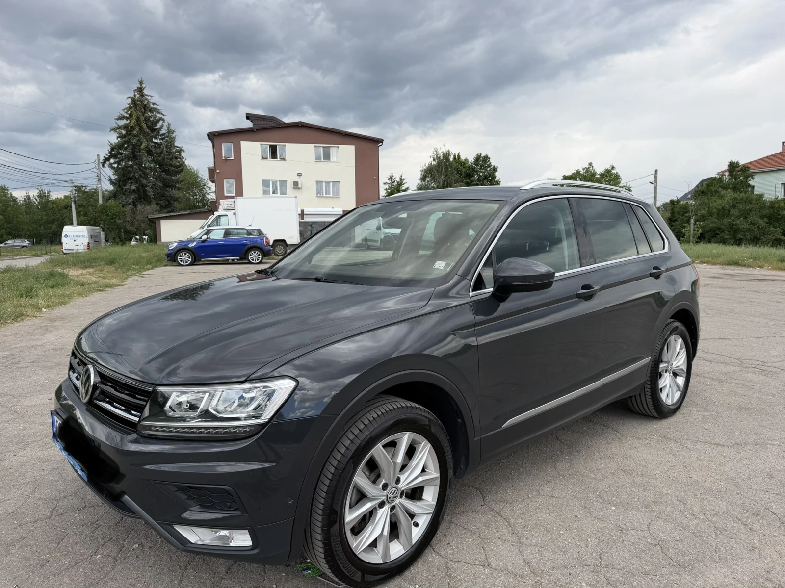 VW Tiguan R-LINE, снимка 14 - Автомобили и джипове - 55191501