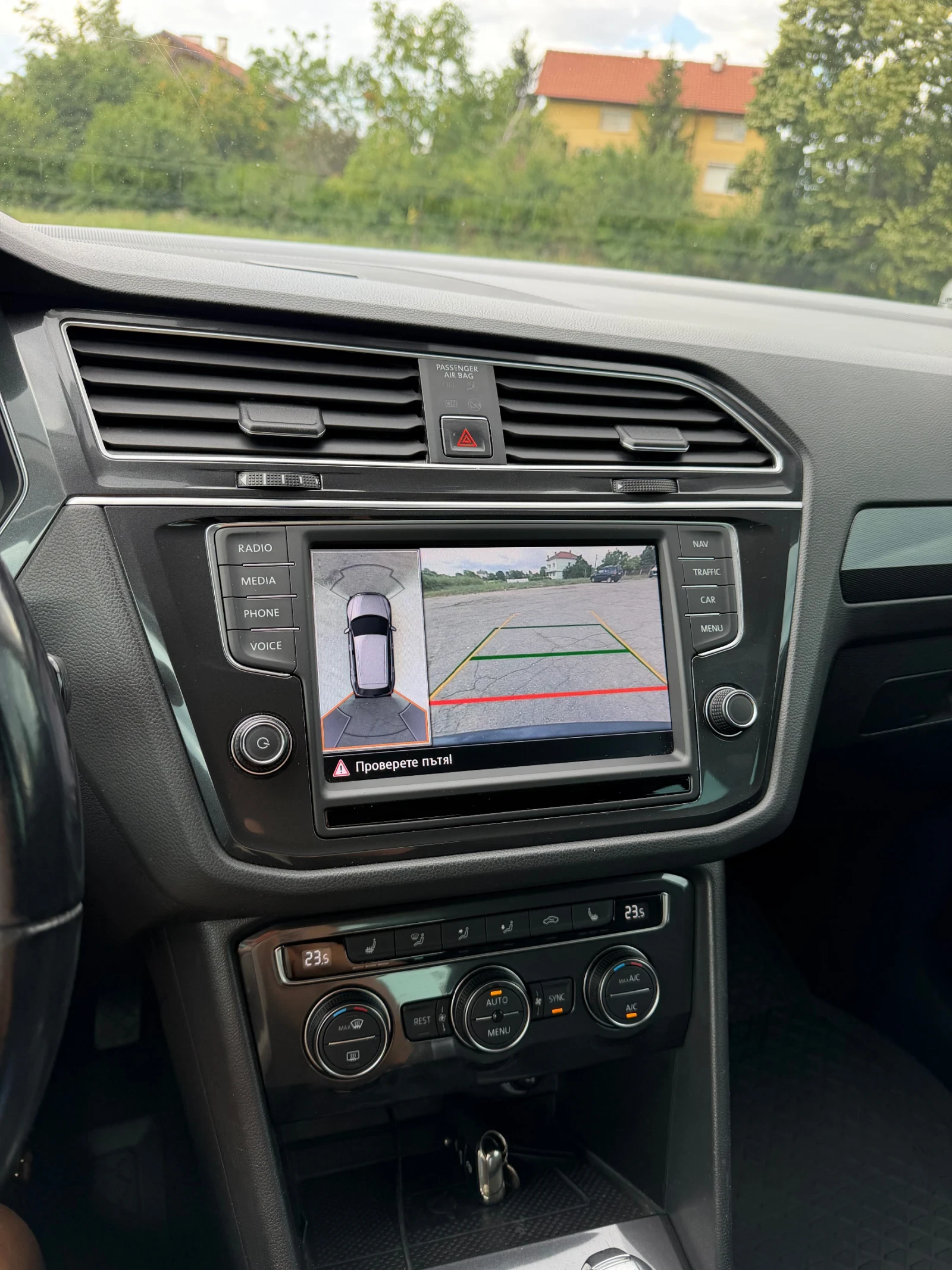 VW Tiguan R-LINE, снимка 16 - Автомобили и джипове - 55191501