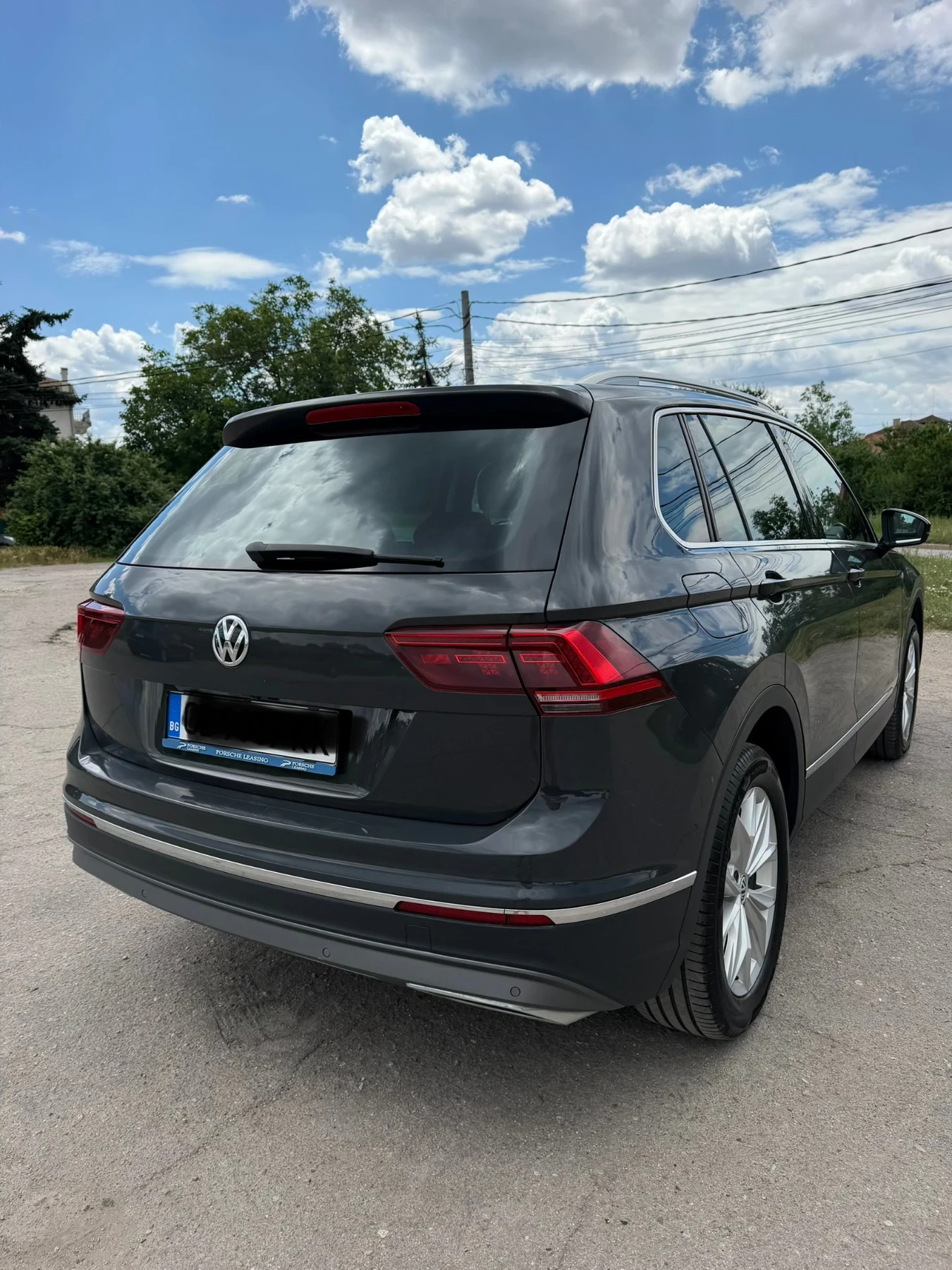 VW Tiguan R-LINE, снимка 5 - Автомобили и джипове - 55191501