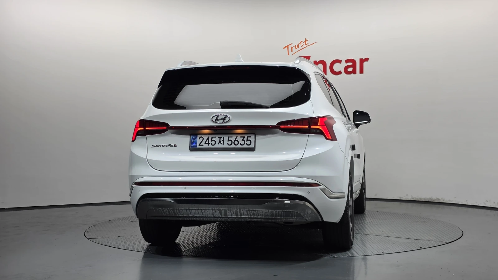 Hyundai Santa fe 1.6 HEV Calligraphy* BLIND SPOT* HUD* КРАЙНА ЦЕНА, снимка 4 - Автомобили и джипове - 55336578