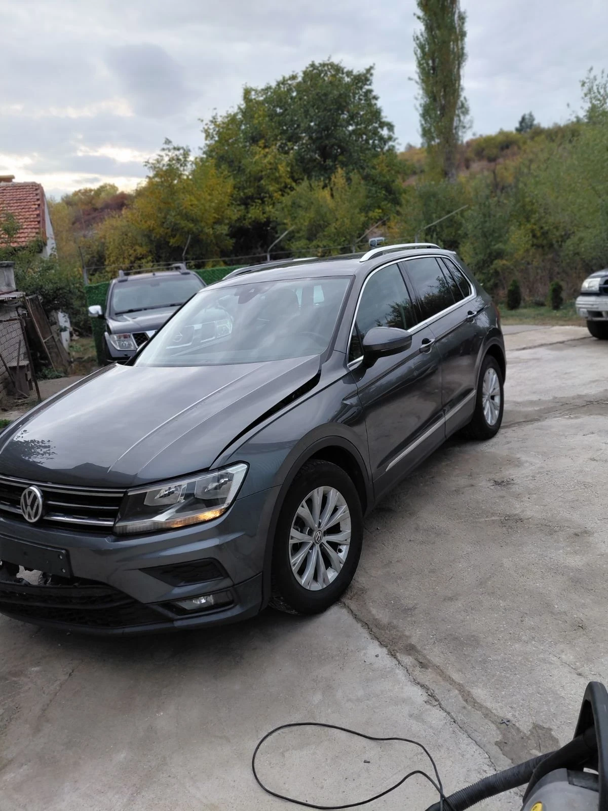 VW Tiguan, снимка 4 - Автомобили и джипове - 56470132
