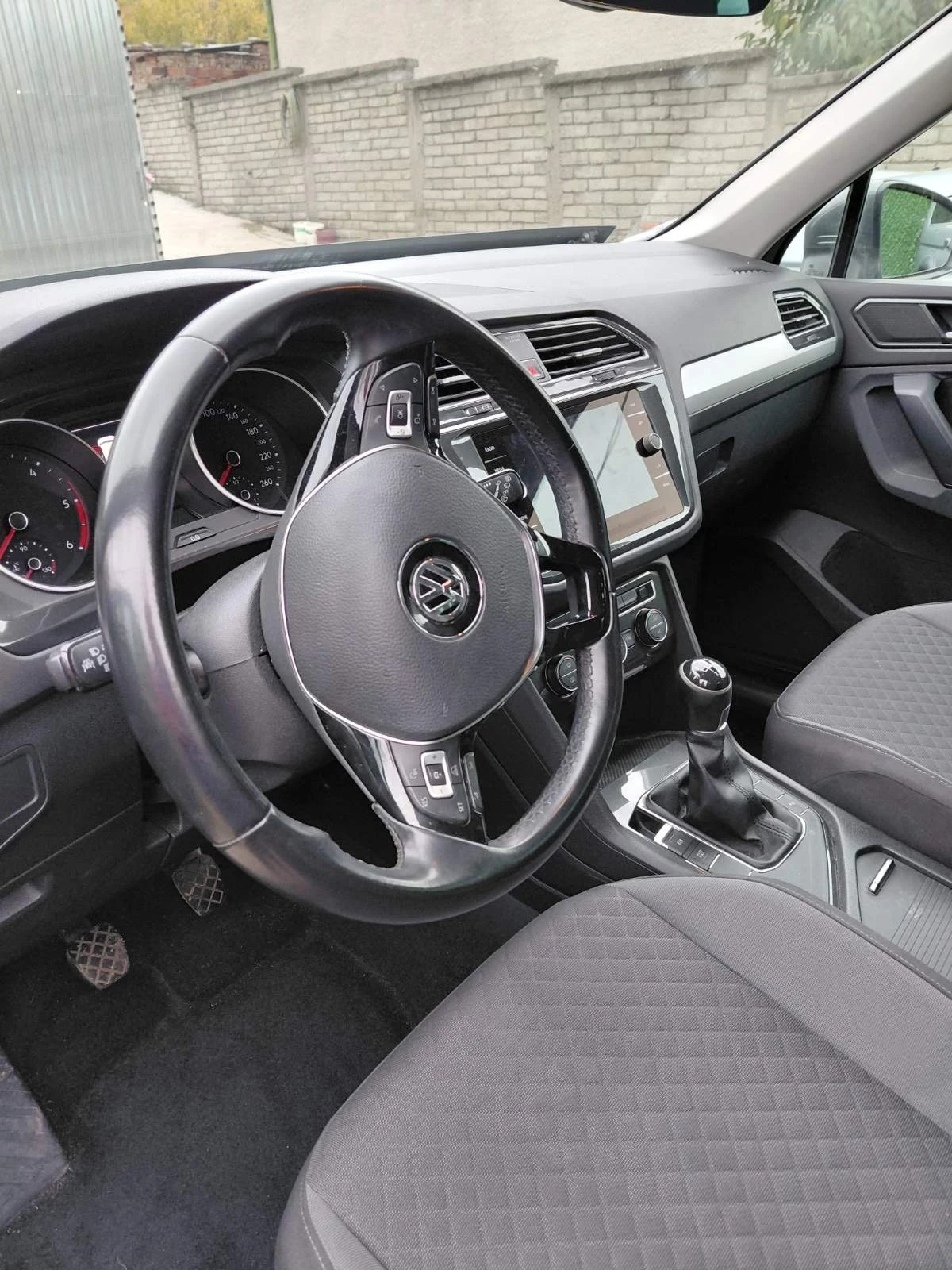 VW Tiguan, снимка 7 - Автомобили и джипове - 56470132