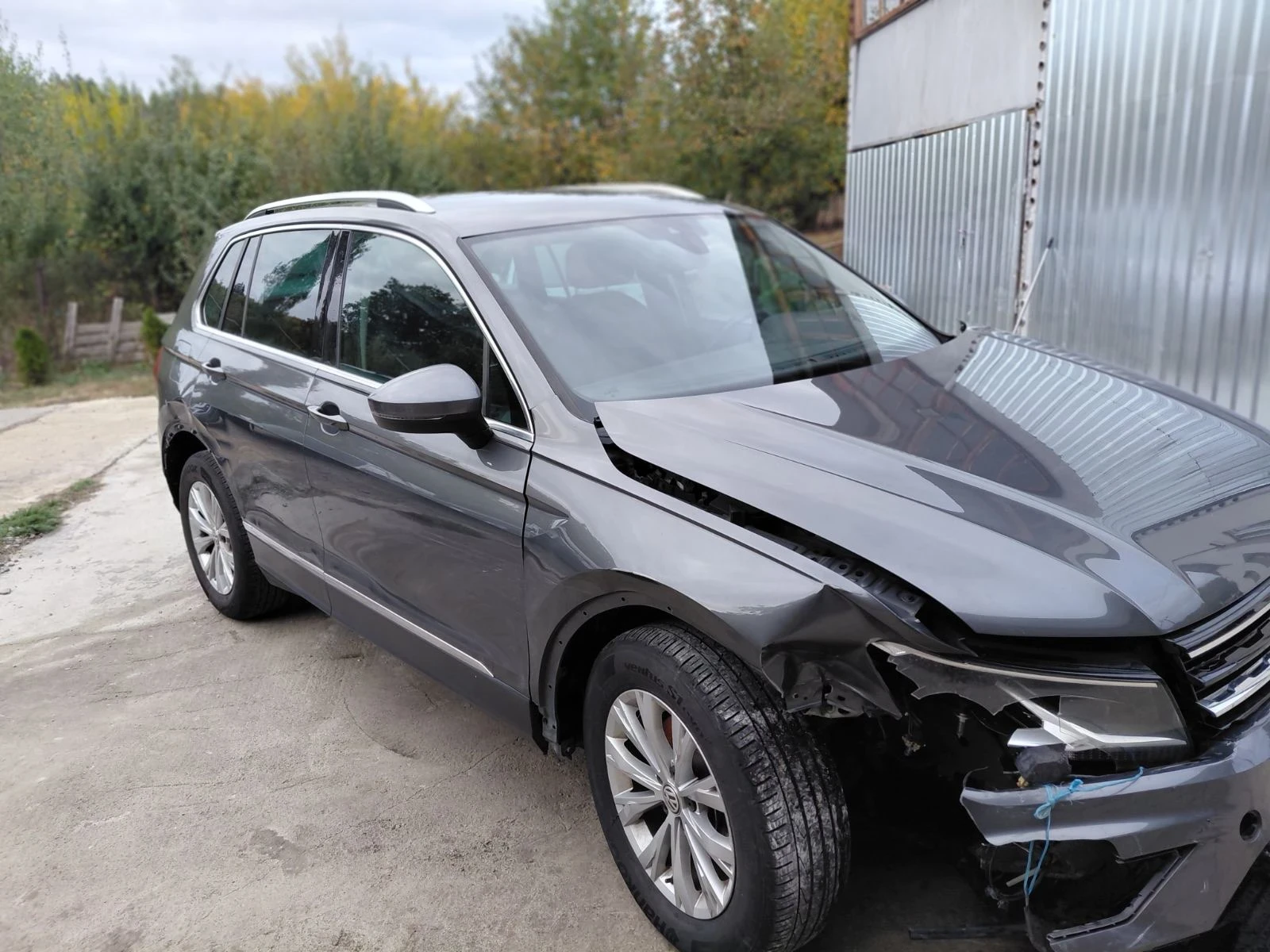 VW Tiguan, снимка 5 - Автомобили и джипове - 56470132