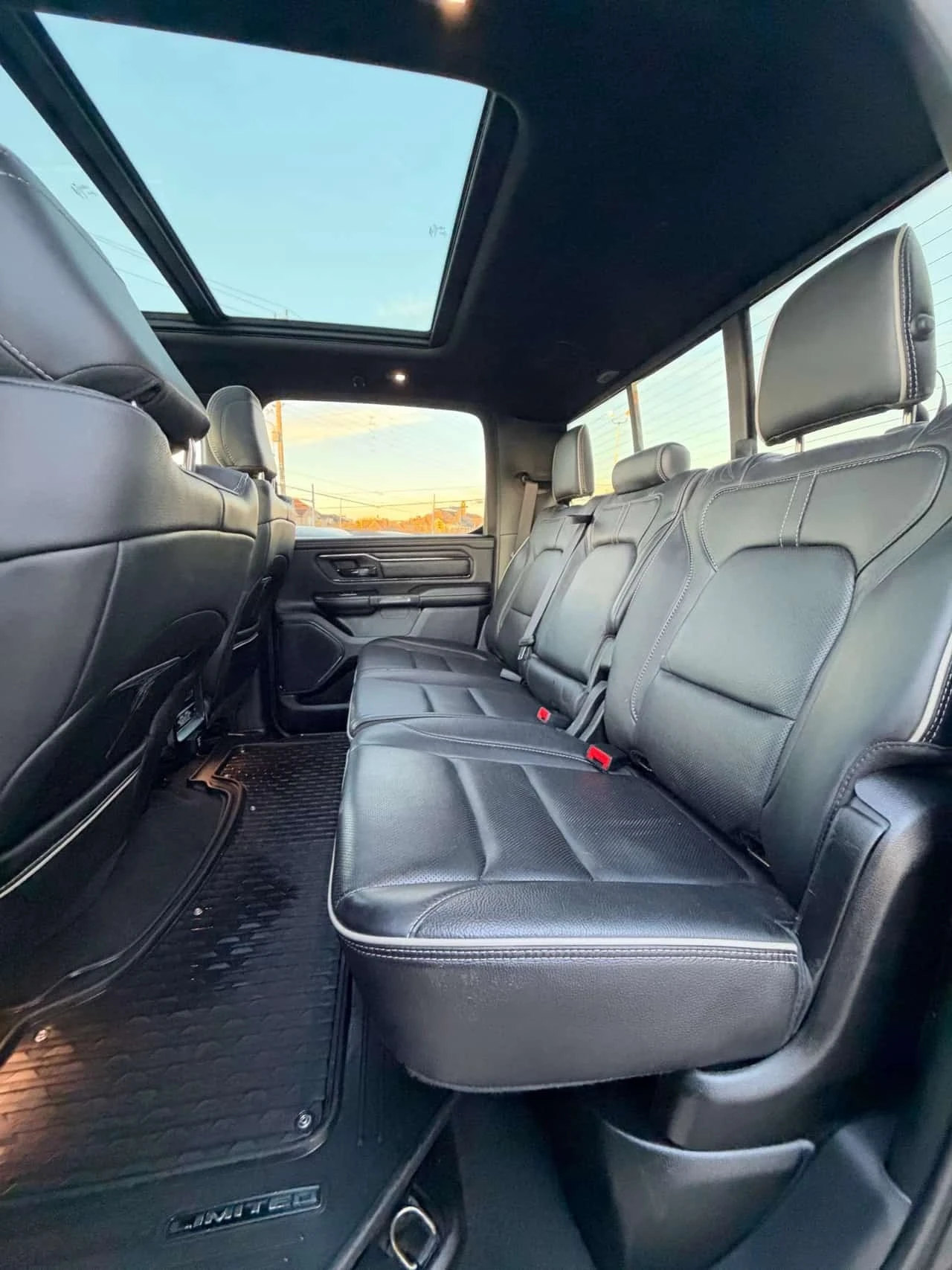 Dodge RAM 1500 * Limited 4x4 Crew Cab 5'7 Box * CARFAX *  | Mobile.bg � ����������� 11