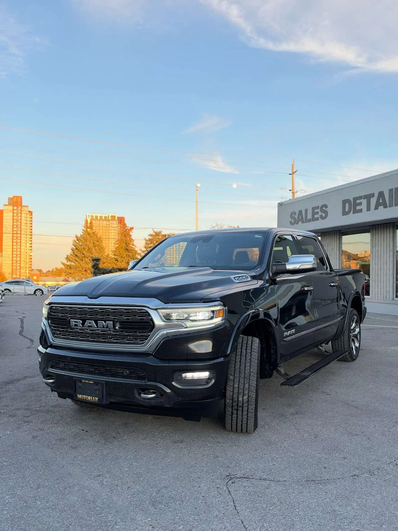 Dodge RAM 1500 * Limited 4x4 Crew Cab 5'7 Box * CARFAX *  | Mobile.bg � ����������� 4
