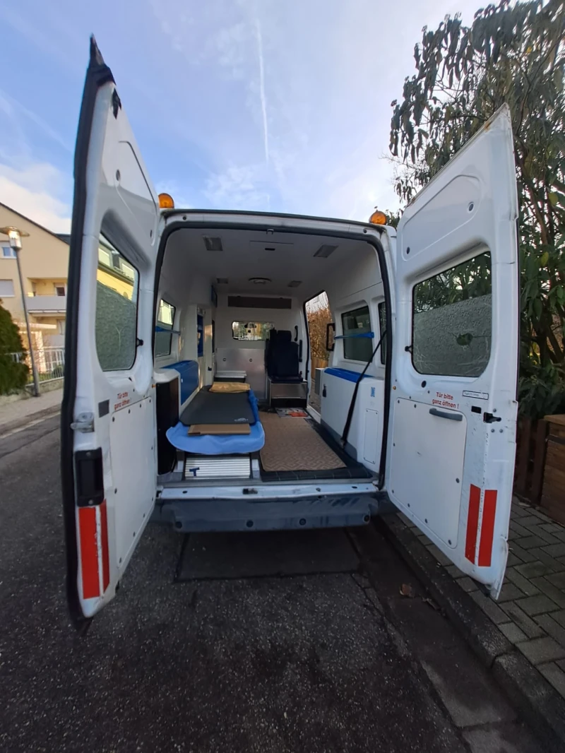 Ford Transit Tourneo 2.2 TDCI, снимка 10 - Бусове и автобуси - 53302062