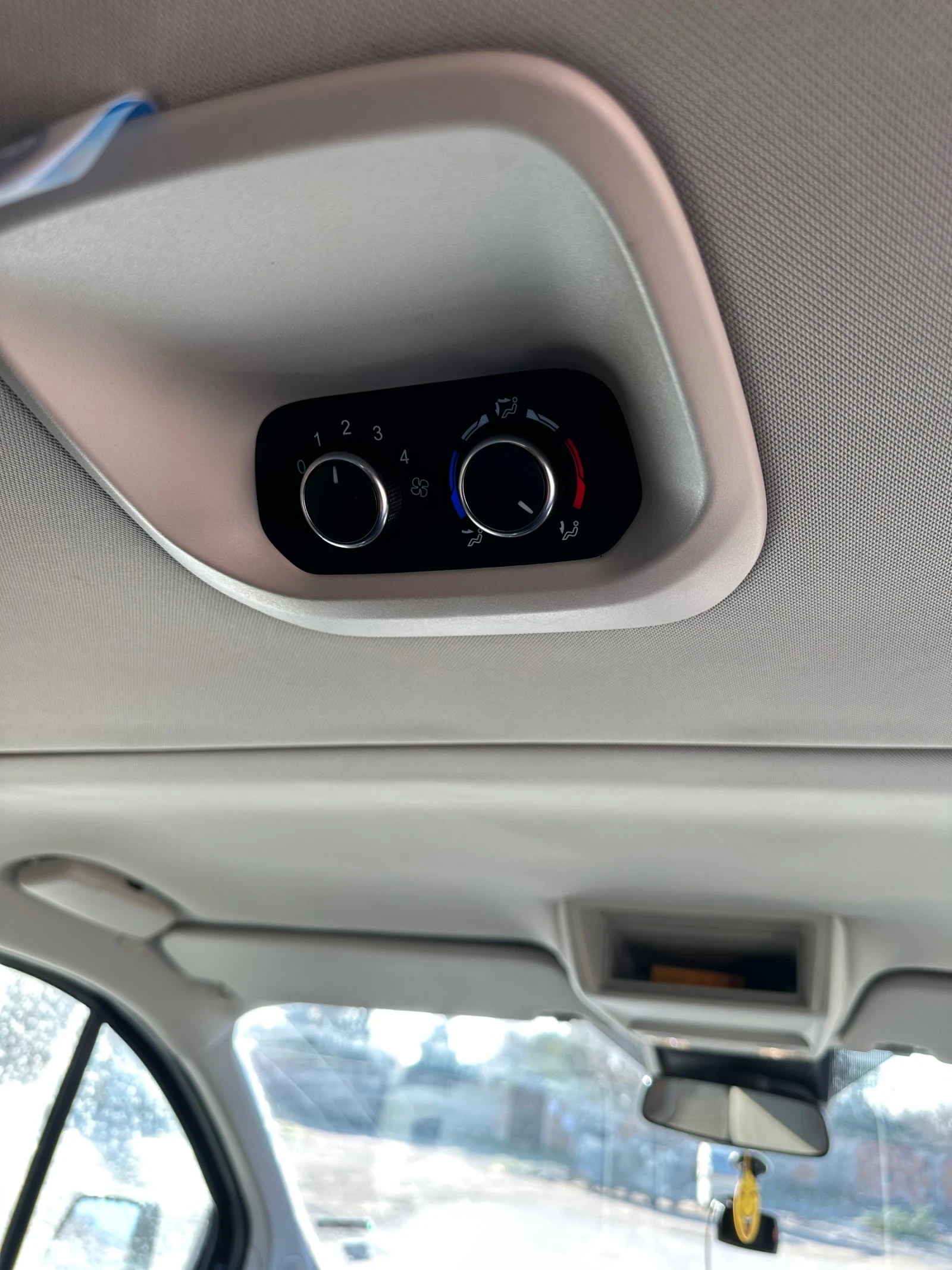 Ford Tourneo Custom Гаранция 8+ 1 - изображение 5