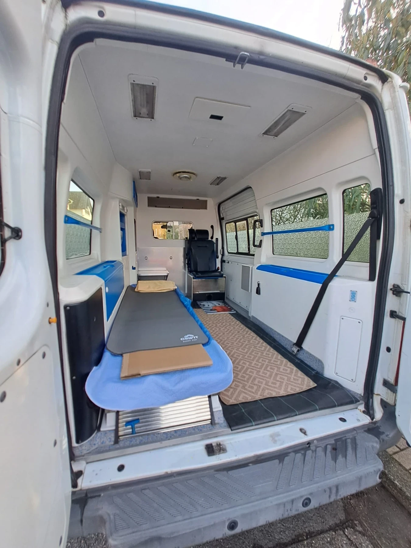 Ford Transit Tourneo 2.2 TDCI - изображение 9