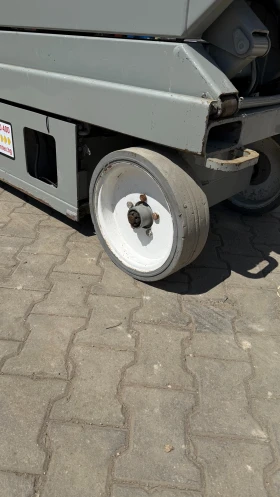 Автовишка Друга марка Ножична Skyjack SJ3226, снимка 7
