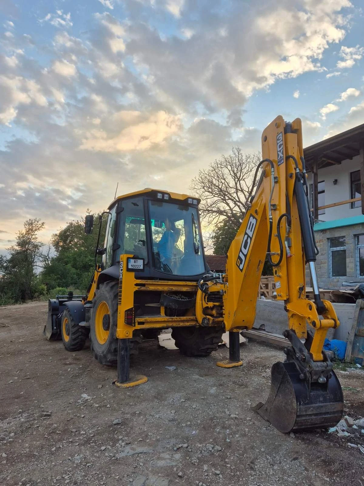 Багер JCB 3CX Plus