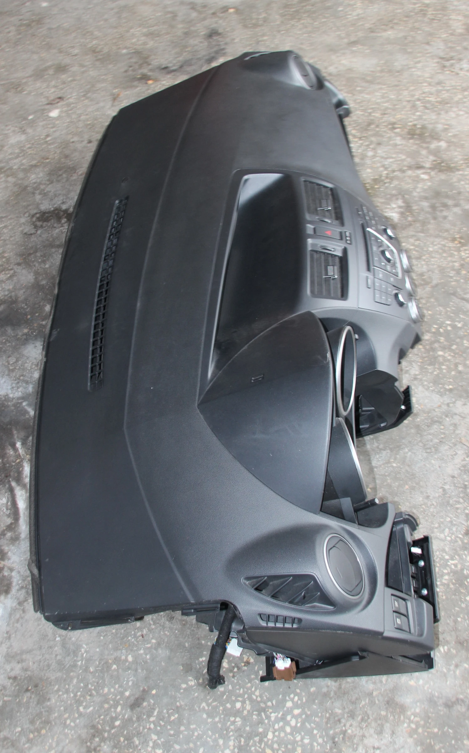      5   2010 .    | Mobile.bg   3