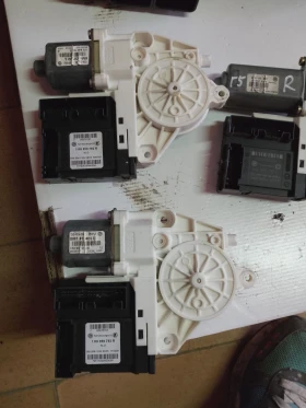     1K0959793R  5 5M837401L