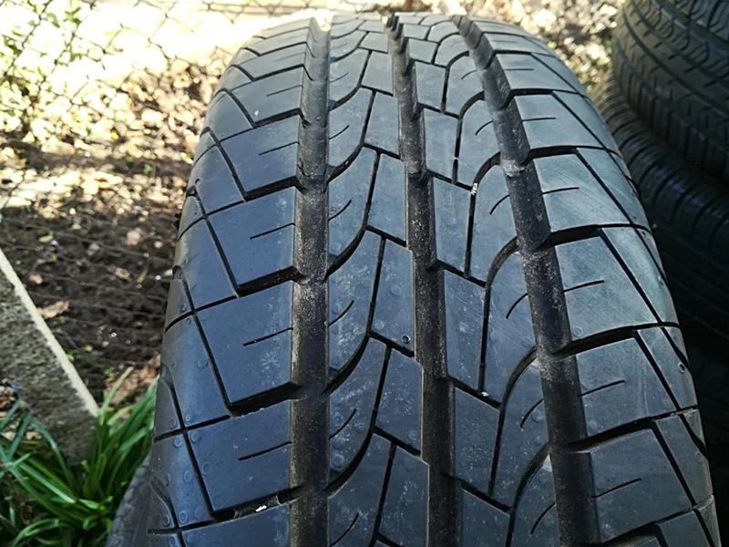 Гуми Летни 205/70R15, снимка 1 - Гуми и джанти - 23686407