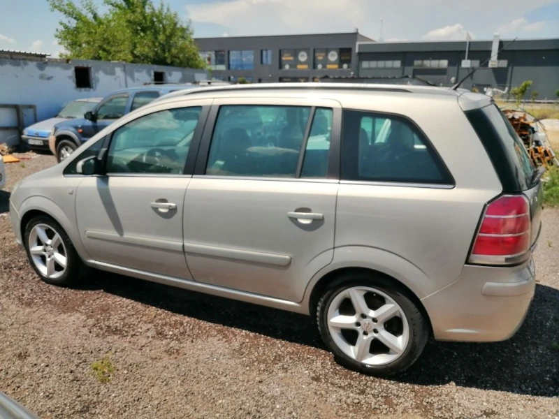 Opel Zafira 1.9CDTI 7м COSMO 120кс, снимка 8 - Автомобили и джипове - 46125074