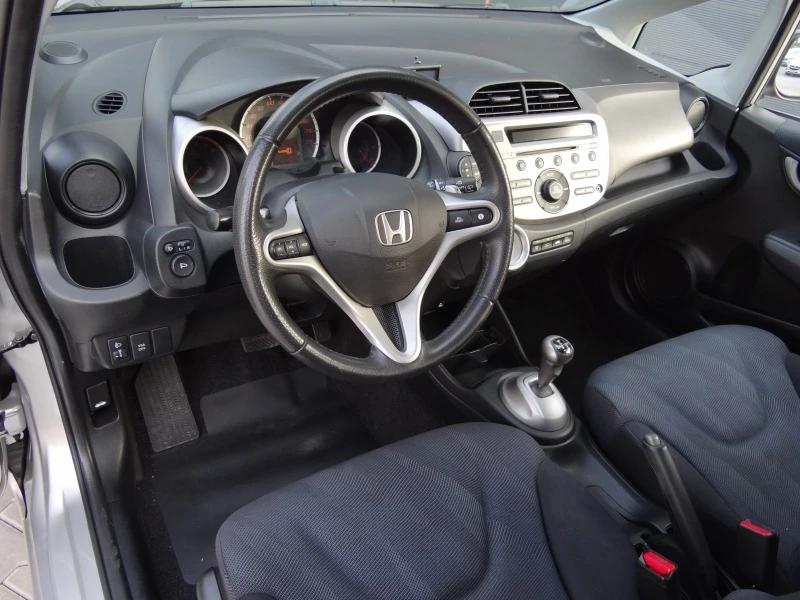 Honda Jazz 1.4i-99k.c.-81хил.км./Автоматик/Панорама/Euro-4/, снимка 8 - Автомобили и джипове - 46295886