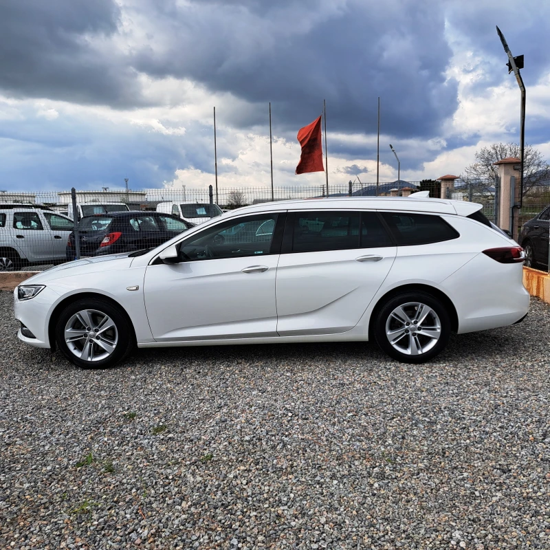 Opel Insignia 1.6 SPORTS TOURER* AUTOMATIC* HEAD UP* KEYLESS* , снимка 3 - Автомобили и джипове - 49773037