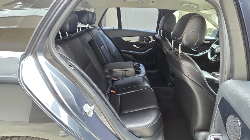 Mercedes-Benz C 220 Amg line, снимка 11 - Автомобили и джипове - 52055145