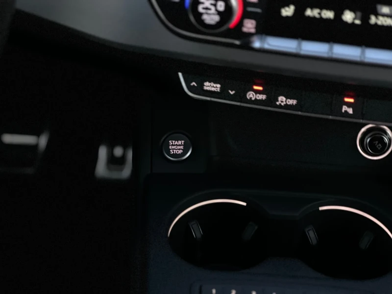 Audi A4 S-LINE / ПОДГРЕВ / VIRTUAL / DISTRONIC / ПАНОРАМА, снимка 14 - Автомобили и джипове - 52834638