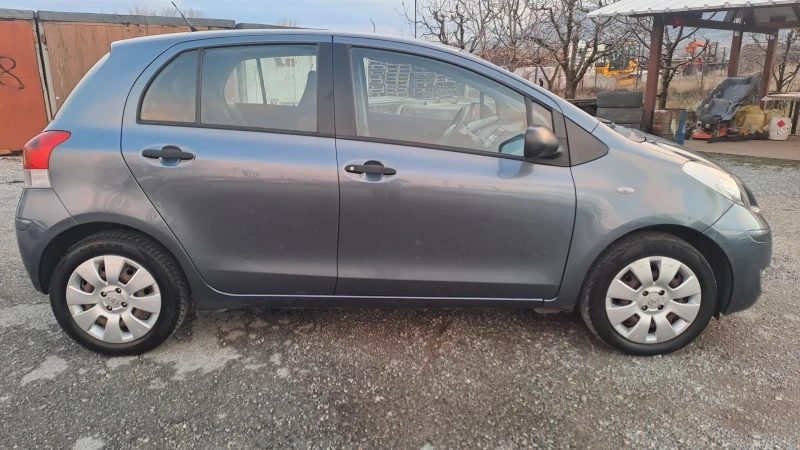 Toyota Yaris 1.3i 16v 99k., снимка 7 - Автомобили и джипове - 53039664