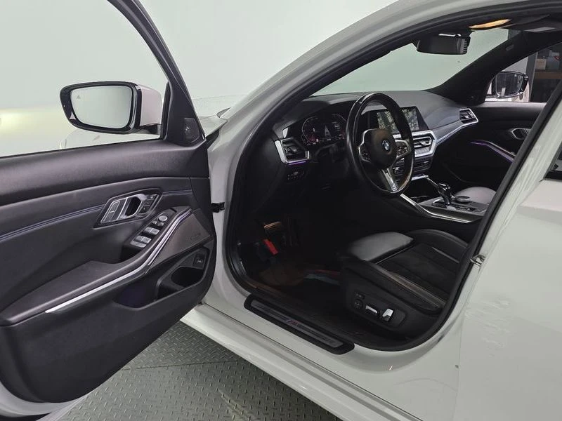 BMW 320 320i M Sport| 184к.с., снимка 10 - Автомобили и джипове - 56126086