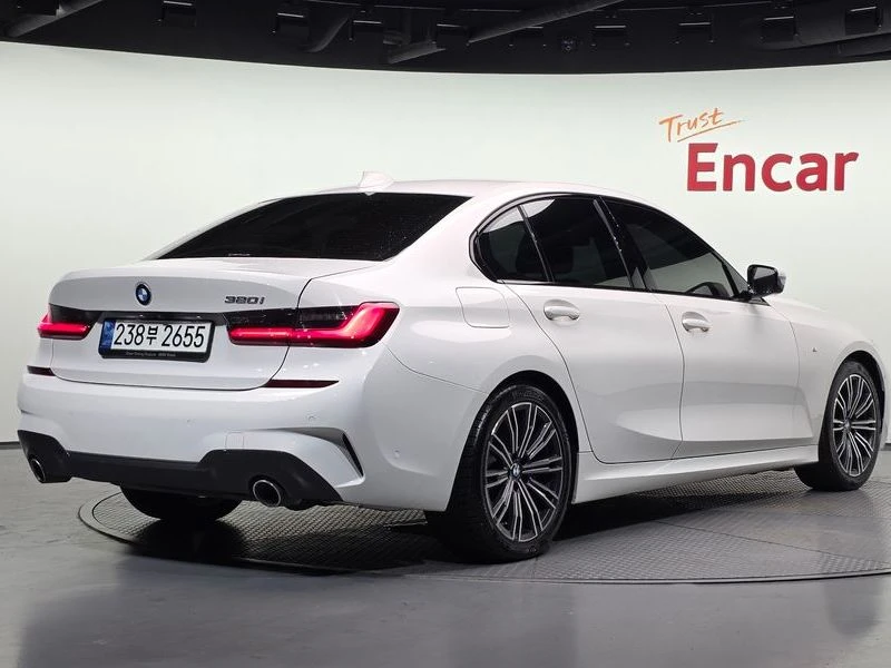 BMW 320 320i M Sport| 184к.с., снимка 2 - Автомобили и джипове - 56126086