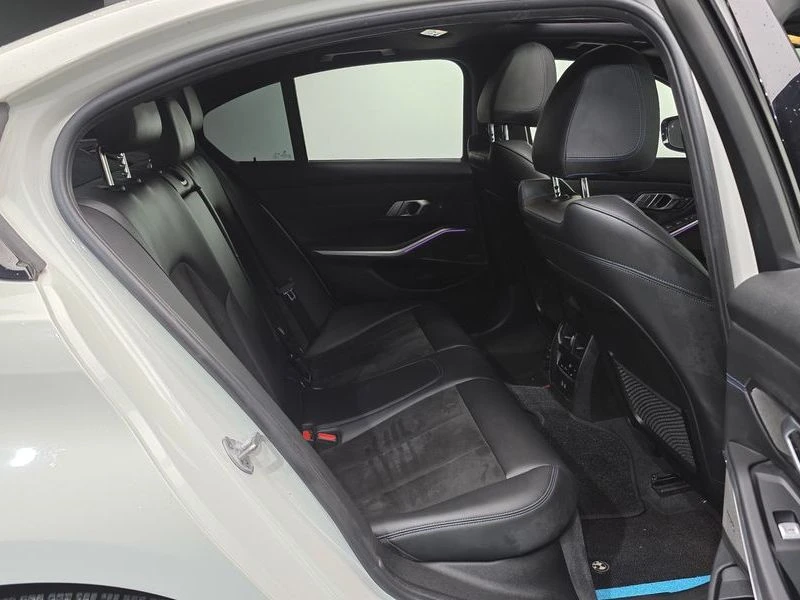 BMW 320 320i M Sport| 184к.с., снимка 11 - Автомобили и джипове - 56126086