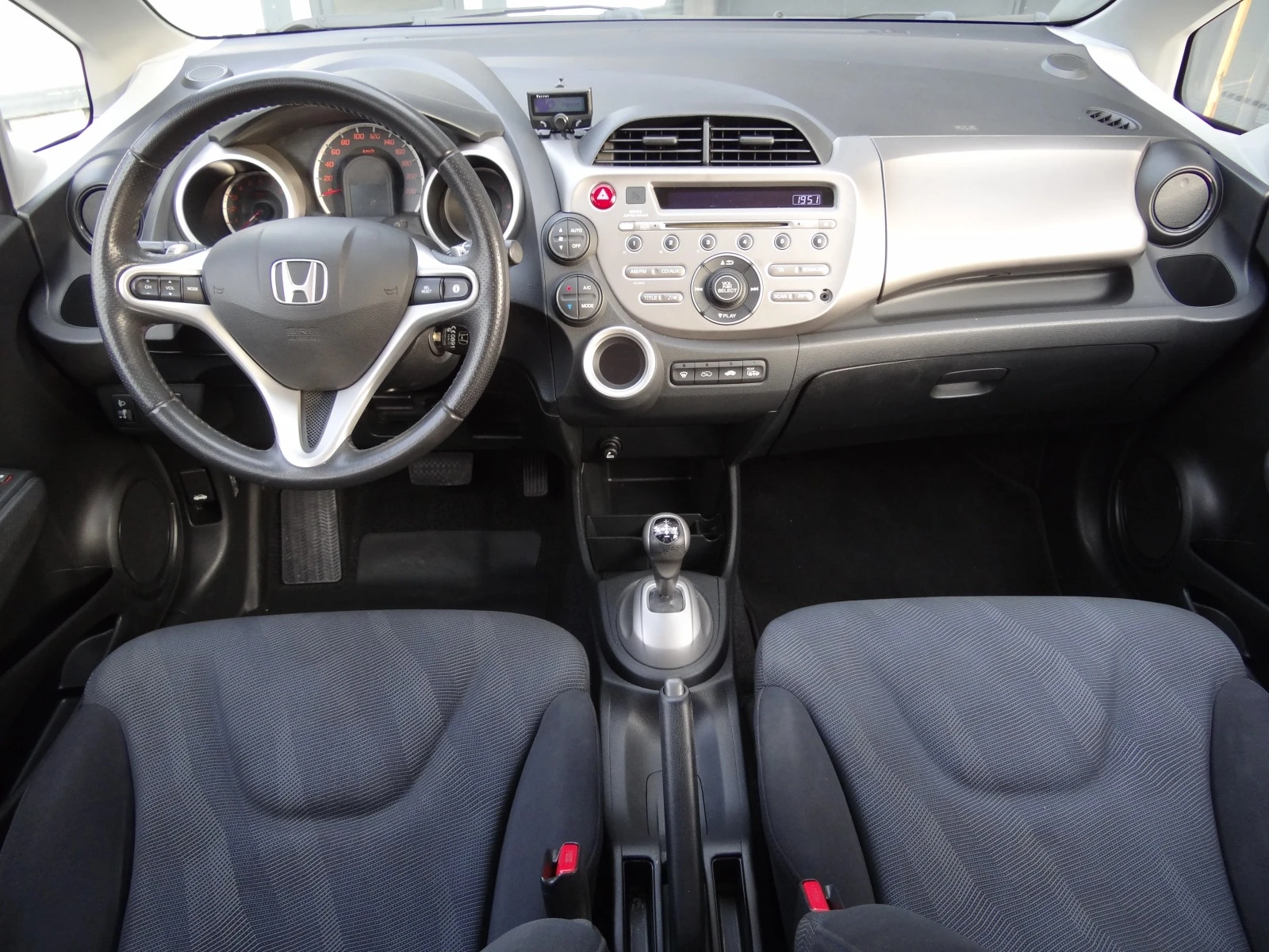 Honda Jazz 1.4i-99k.c.-81хил.км./Автоматик/Панорама/Euro-4/ - изображение 9