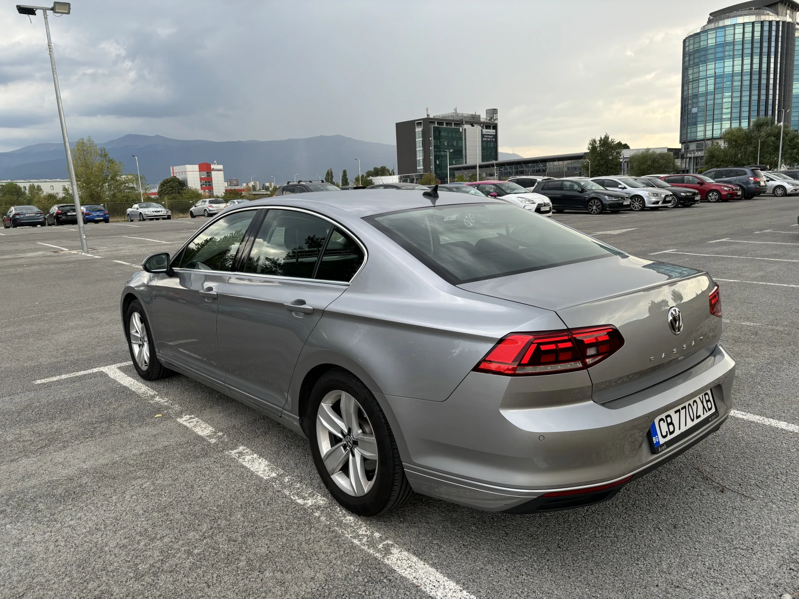 VW Passat Business 2.0 TDI SCR / DSG7 / 190 HP - изображение 4