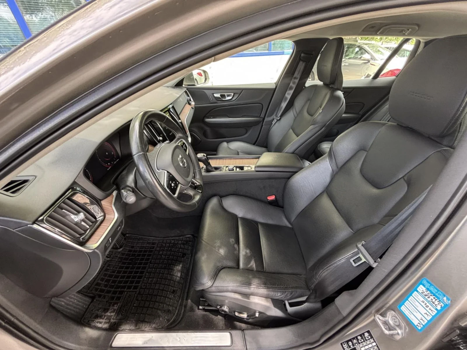 Volvo V60 2.0 - изображение 8