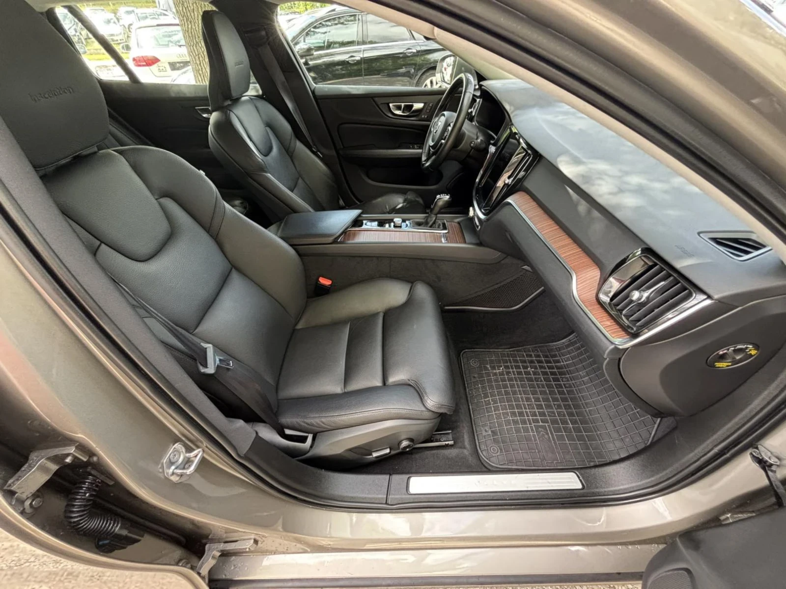 Volvo V60 2.0 - изображение 5