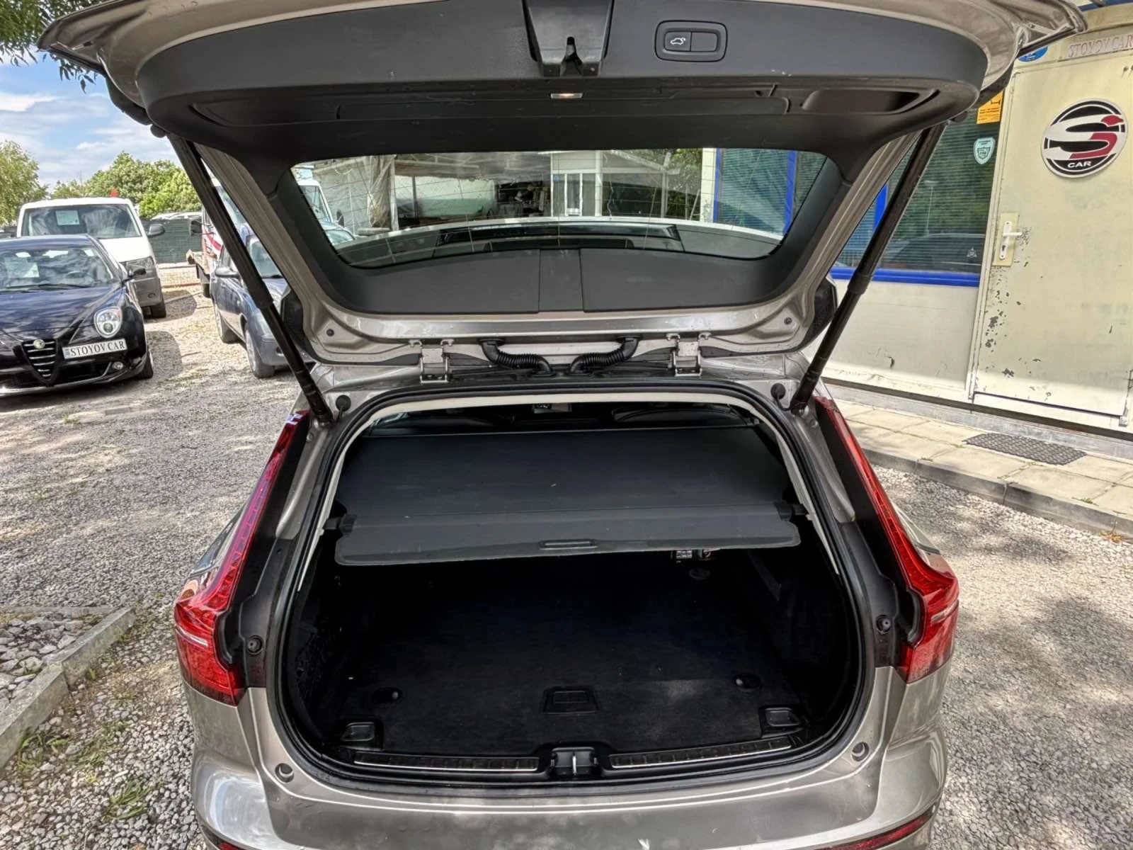 Volvo V60 2.0 - изображение 4