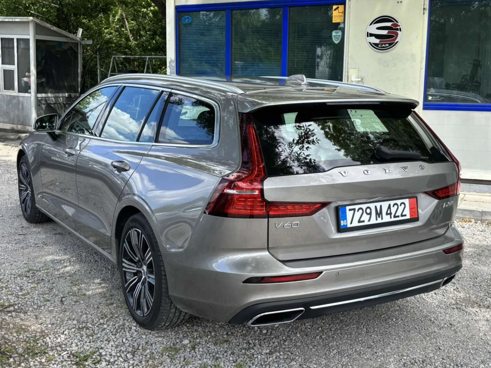 Volvo V60 2.0 - изображение 3