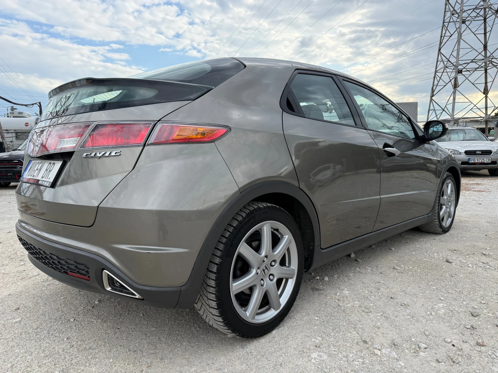 Honda Civic 1.8 i-VTEC / ФРАНЦИЯ - изображение 9