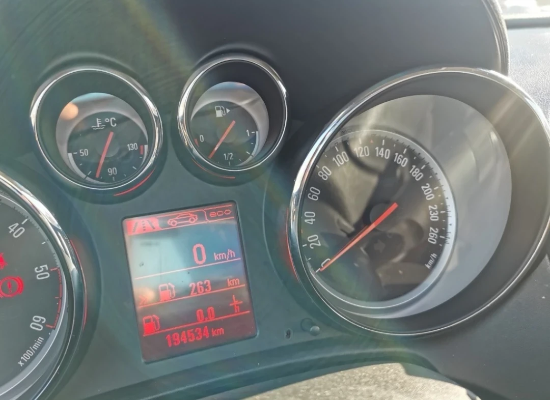 Opel Astra  J 1.6 CDTi - изображение 4