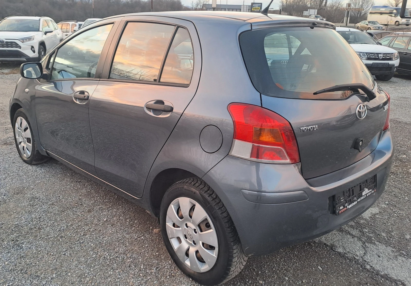 Toyota Yaris 1.3i 16v 99k. | Mobile.bg � ����������� 6