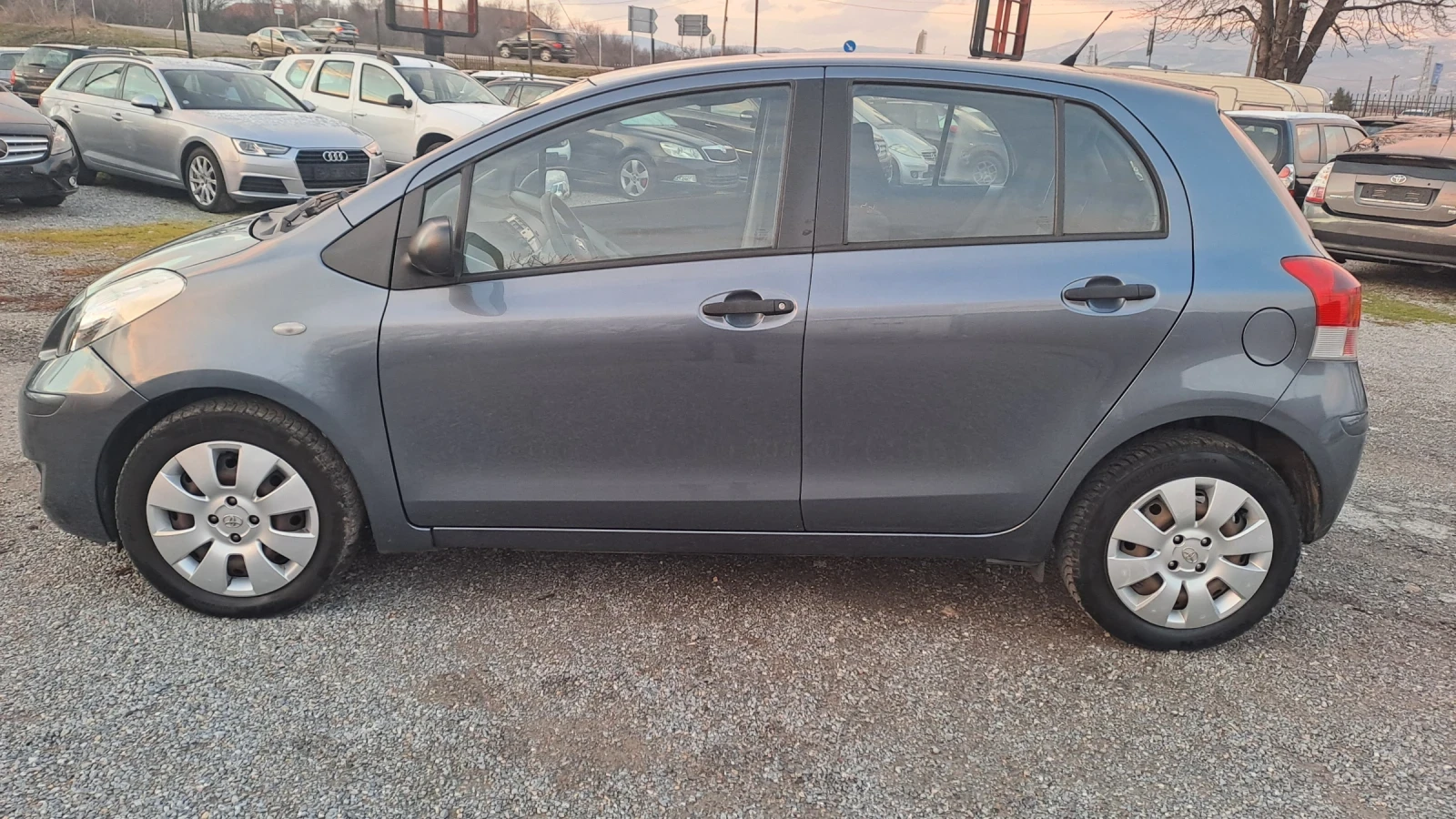 Toyota Yaris 1.3i 16v 99k. | Mobile.bg � ����������� 8