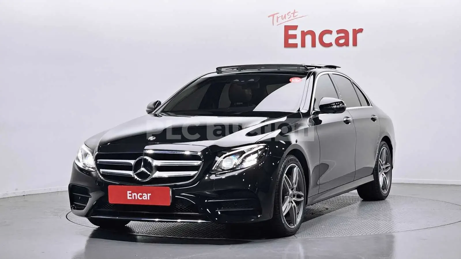 Mercedes-Benz E 300 | ПОДГРЕВ | ОБДУХВАНЕ | ПАНОРАМА | 