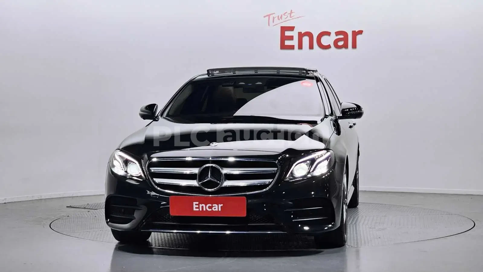 Mercedes-Benz E 300 | ПОДГРЕВ | ОБДУХВАНЕ | ПАНОРАМА | , снимка 2 - Автомобили и джипове - 54552224