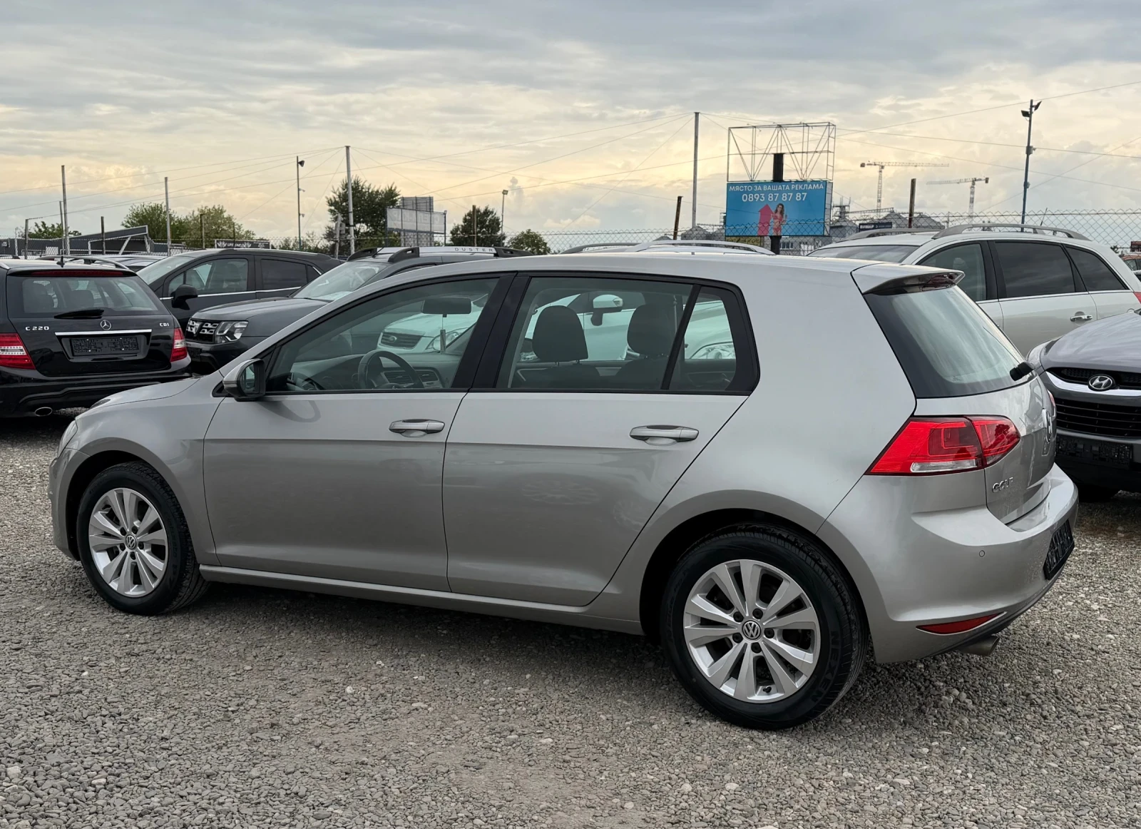 VW Golf 1.6 TDI * АВТОМАТ* , снимка 6 - Автомобили и джипове - 54609760