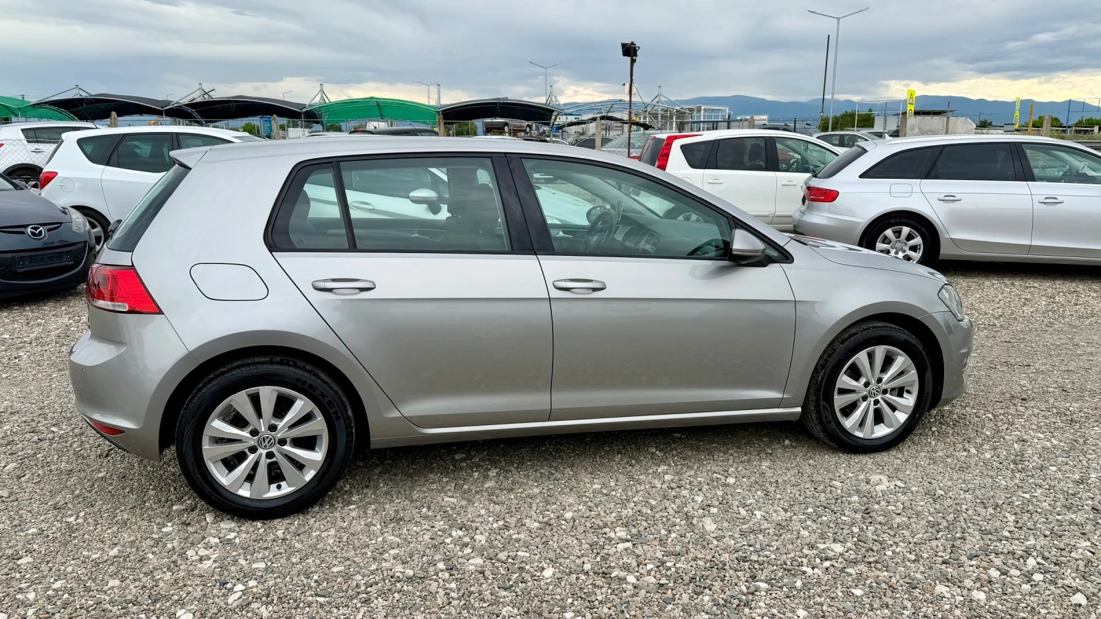 VW Golf 1.6 TDI * АВТОМАТ* , снимка 4 - Автомобили и джипове - 54609760