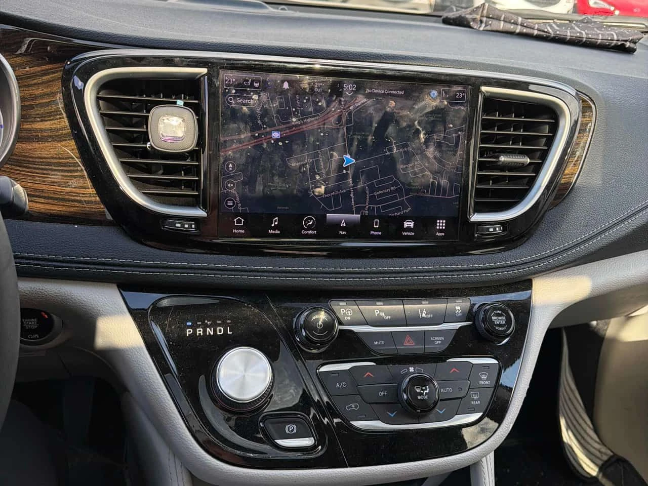 Chrysler Pacifica * Limited * CARFAX * 2 ����� * KEYLESS * ������� | Mobile.bg � ����������� 9